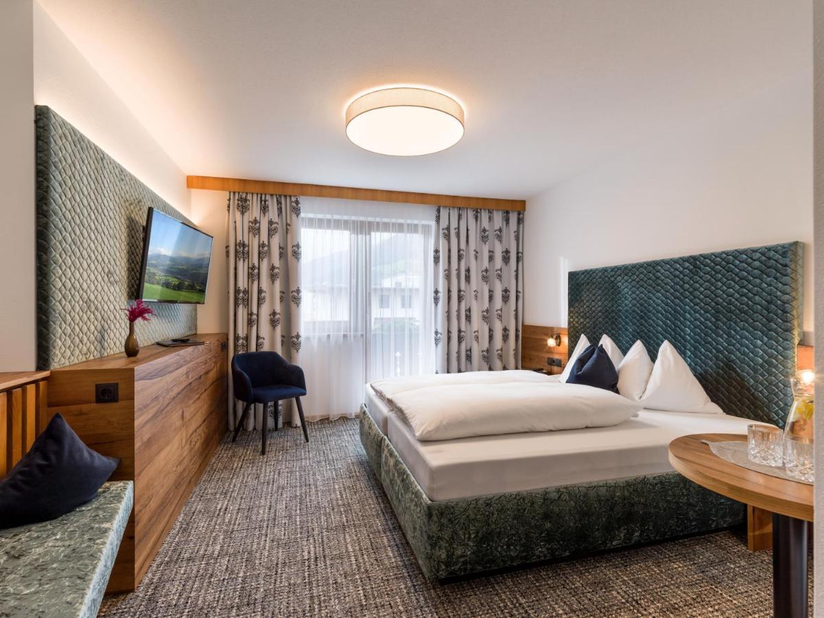 Hotel Landhaus Zillertal Fügen Eksteriør bilde