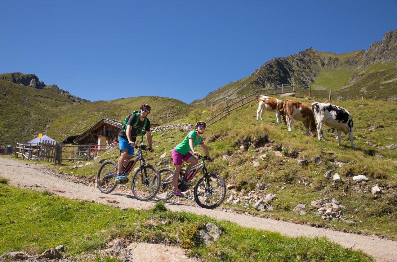 Hotel Landhaus Zillertal Fügen Eksteriør bilde