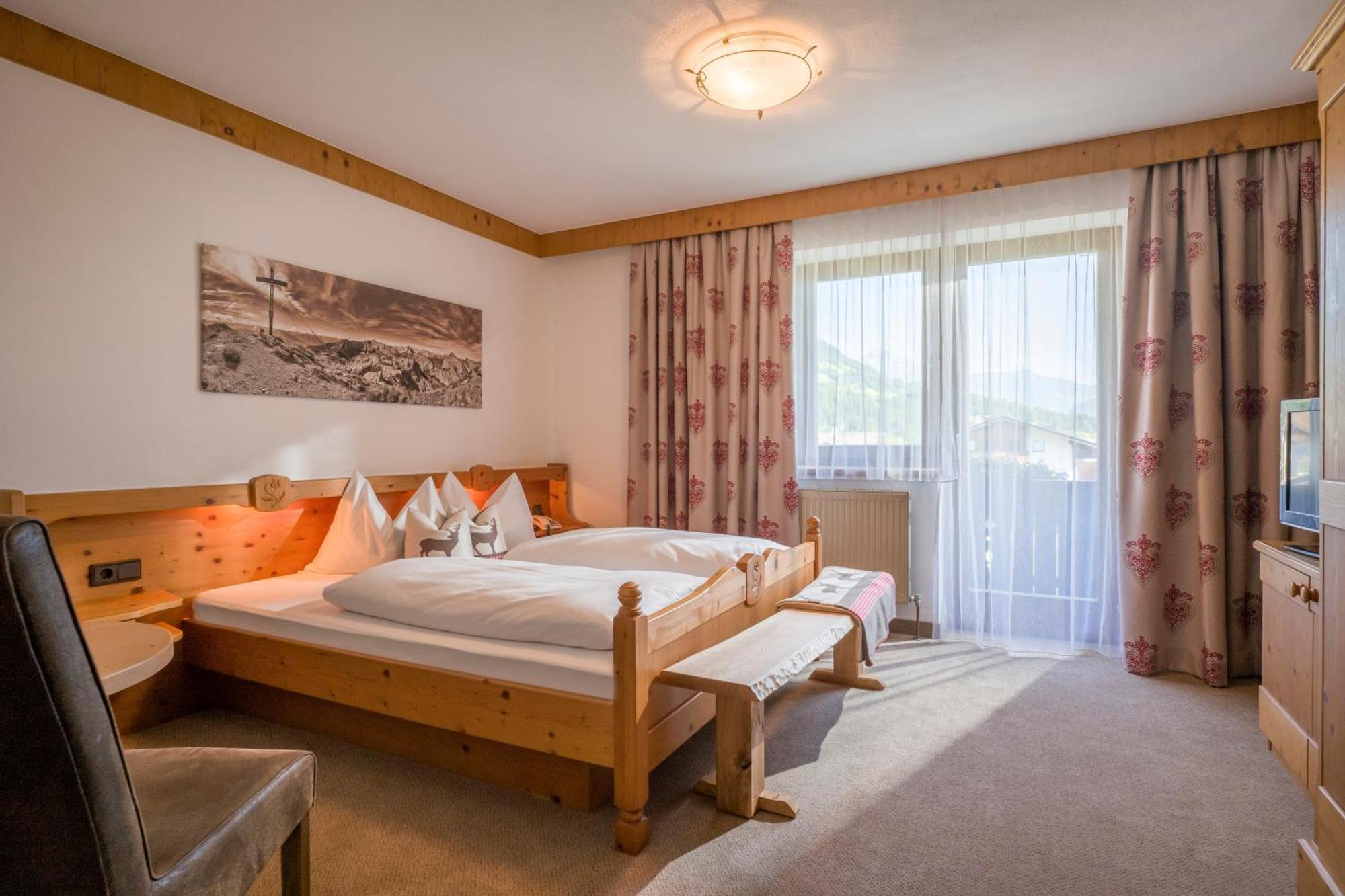 Hotel Landhaus Zillertal Fügen Eksteriør bilde