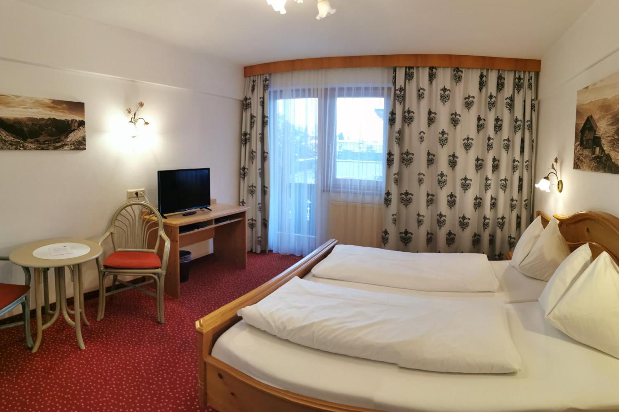 Hotel Landhaus Zillertal Fügen Eksteriør bilde