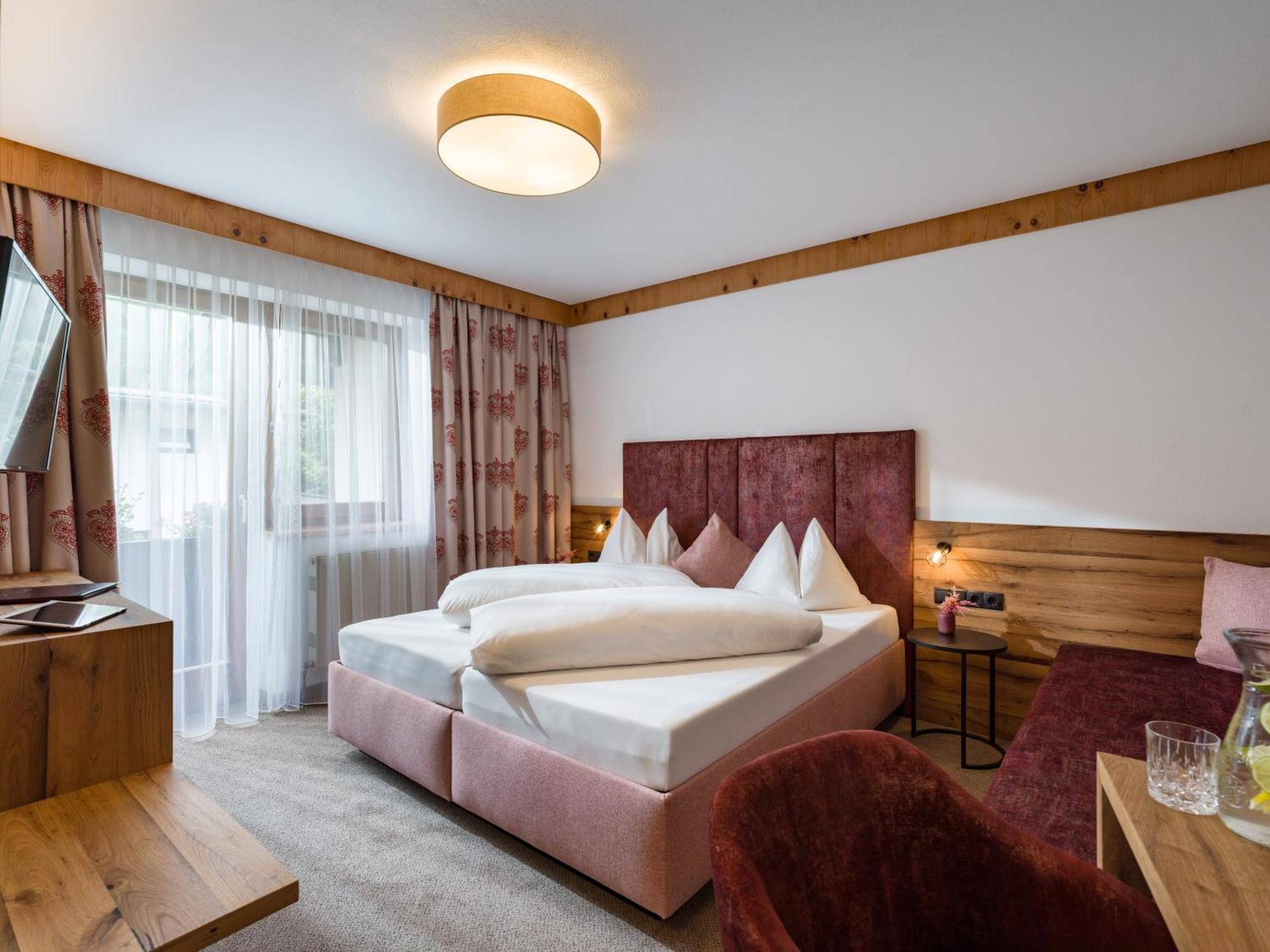 Hotel Landhaus Zillertal Fügen Eksteriør bilde